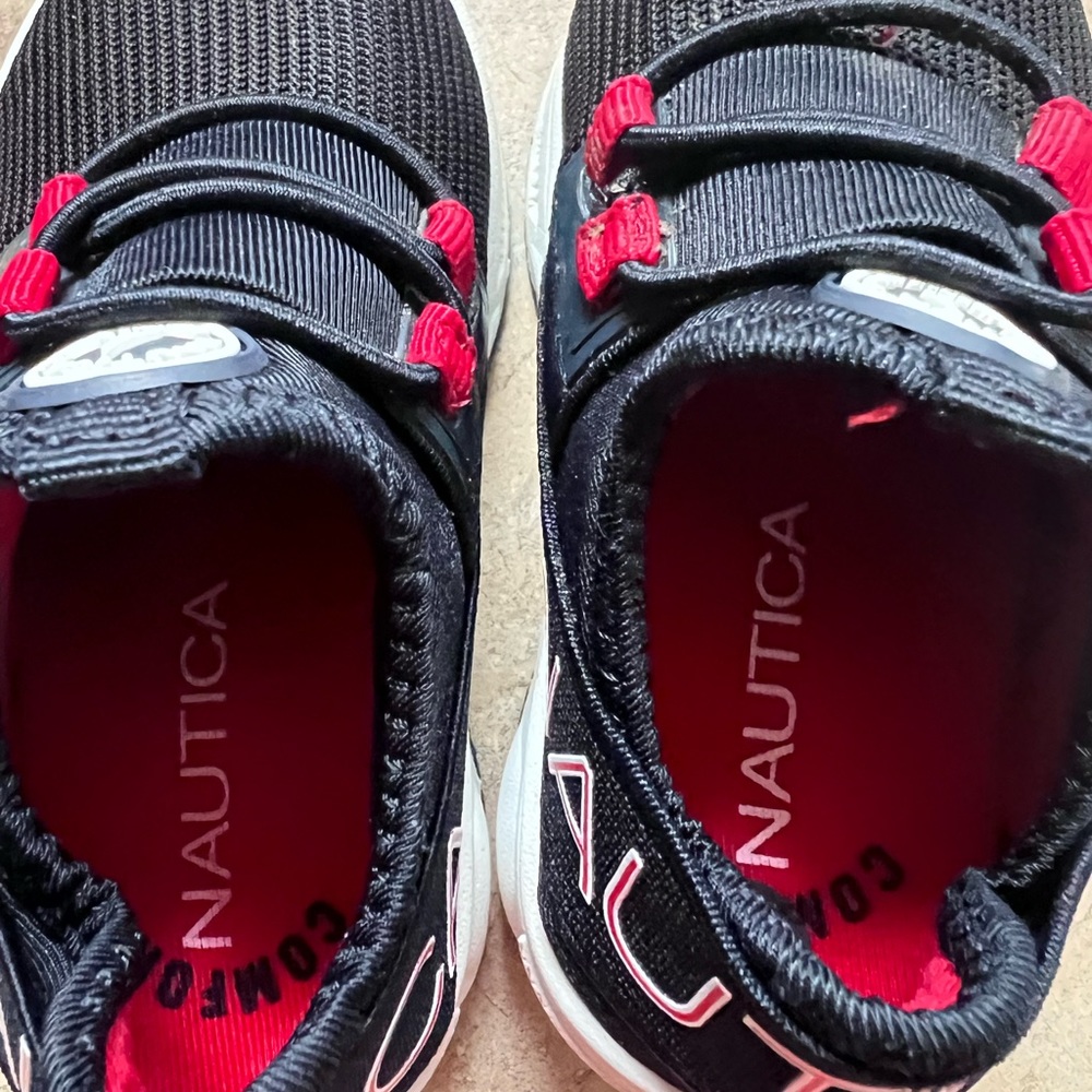 nautica toddler shoes size 6